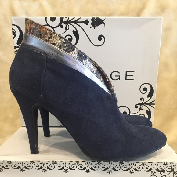 womens navy blue shooties